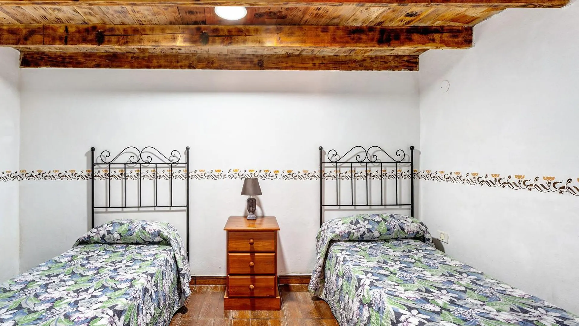Casa Elvira Βίλα Chimiche 0*,